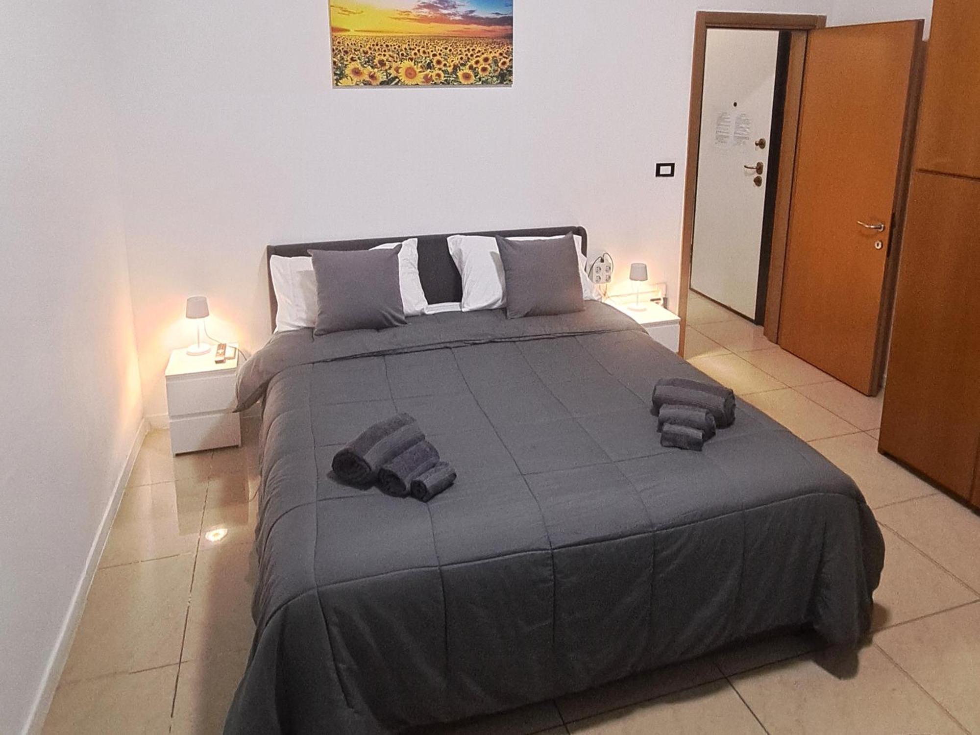 Fiera Bolognina - Komodo - Appartamento Completo Con Giardino E Parcheggio Privato Bologna Luaran gambar